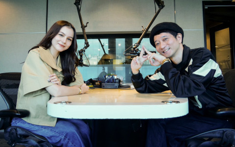 jwave813fm's tweet photo. 【サマソニ出演！マンチェスター出身のバンド #TheGuestList が登場！🇬🇧】

16:30からは #タカノシンヤ、#CeleinaAnn 
『GRAND MARQUEE』

▼17:15頃
maya ongakuの3年ぶりの2ndアルバム『Nothing Space Music』を深掘り！

▼17:30頃
今年のサマーソニックに出演！
マンチェスター出身のバンド「The Guest List」がスタジオに生登場！

🎧https://t.co/AHdDzq7yeK

#jwave #マーキー813