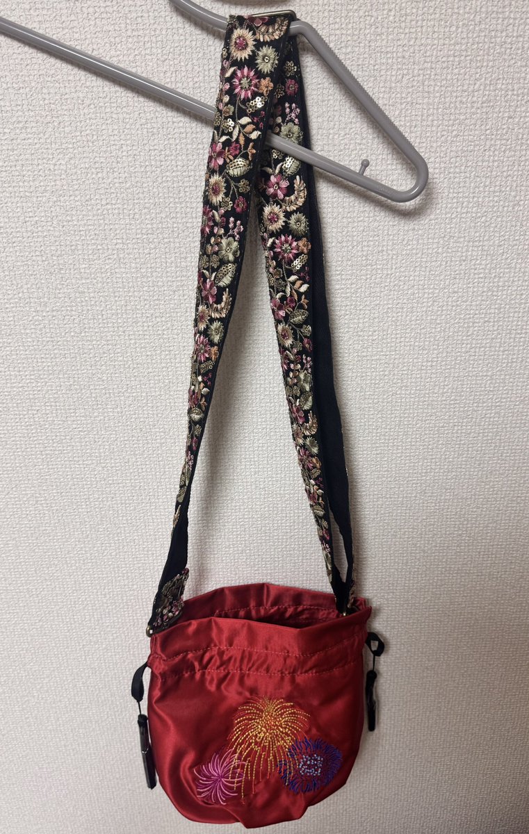 megumibape's tweet photo. ショルダーストラップ出来た！！！
可愛いーー❤️

グラショの巾着バッグに合わせるのメインだけどこれだけでも色々使えるから色んな組み合わせしよー☺️

#グラショ
#巾着バッグ https://t.co/vSRPXocyyR