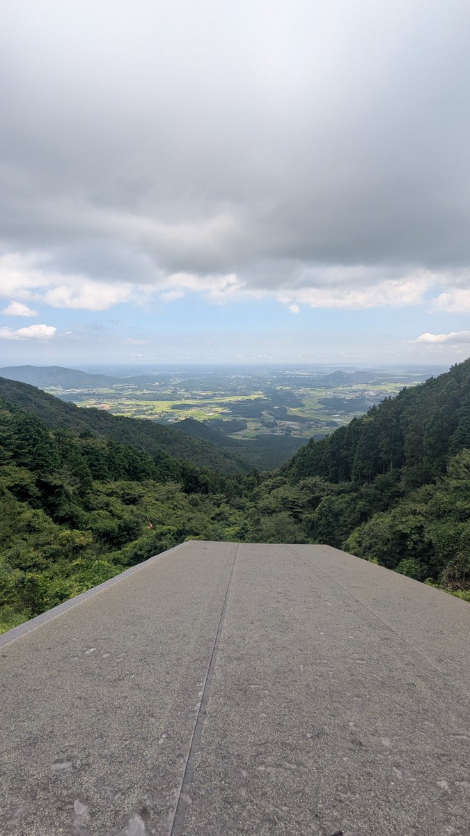 nanusansan's tweet photo. #nasa足尾山ハングライダーテイクオフ
#茨城県
#石岡市
プチツーリングでハンググライダーテイクオフの絶景の所に行ってきた。
道中の山道が思っていたより狭くて険しかった⋯
がしかし、この絶景を観た瞬間、来てよかったーってなりました。
明日は霞ヶ浦１周行こうかなぁ⋯
体力があれば（笑） https://t.co/zNV824fbri
