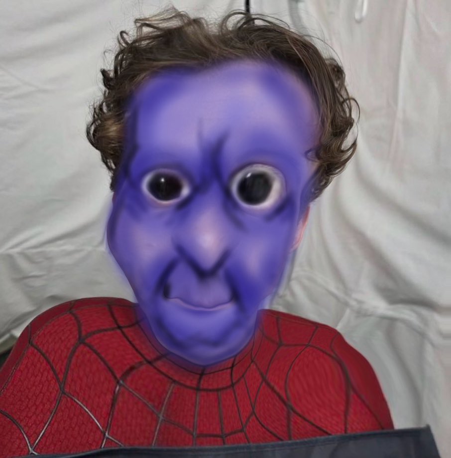 LeonardoOr97612's tweet photo. Tom Holland on set of “Ao oni Mansion” https://t.co/esp7tl2Xt2