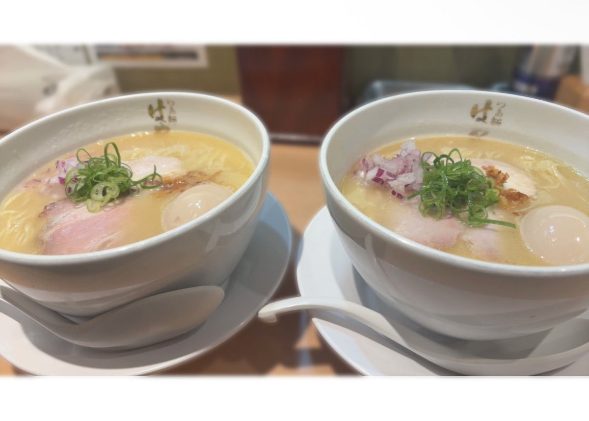 fujino_kokoro's tweet photo. おゆきちとラーメン🍜おいしすぎてたまげた！
(ちなみにおゆきちは余裕の替え玉注文) https://t.co/ggD3RxhxPv