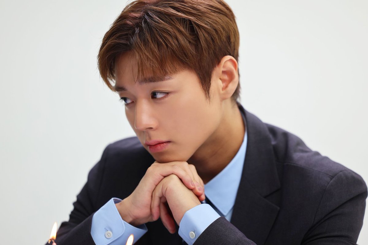 PARKJIHOON__TH's tweet photo. [PIC] 260810 #พัคจีฮุน เบื้องหลังการถ่ายโฆษณา 'NH NongHyup' 🐰🏦 (1)

#PARKJIHOON #박지훈 https://t.co/WTzHGBNKjA