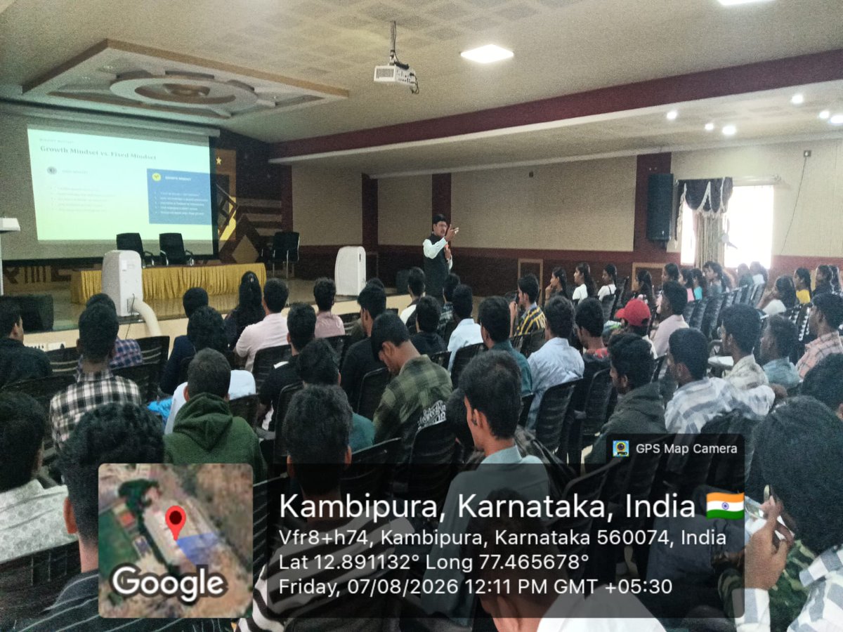 acscebangalore's tweet photo. 🎓✨ #InductionProgram2026 Session 2 at #DrACSCE featured Dr. Bheemeswara Reddy V. on “Engineering Journey: From Fresher to Professional.” 🚀 Students gained career guidance, skills &amp; confidence! #FirstYearUG #CareerGuidance #FutureEngineers #ProfessionalDevelopment https://t.co/Io02YV3LCm