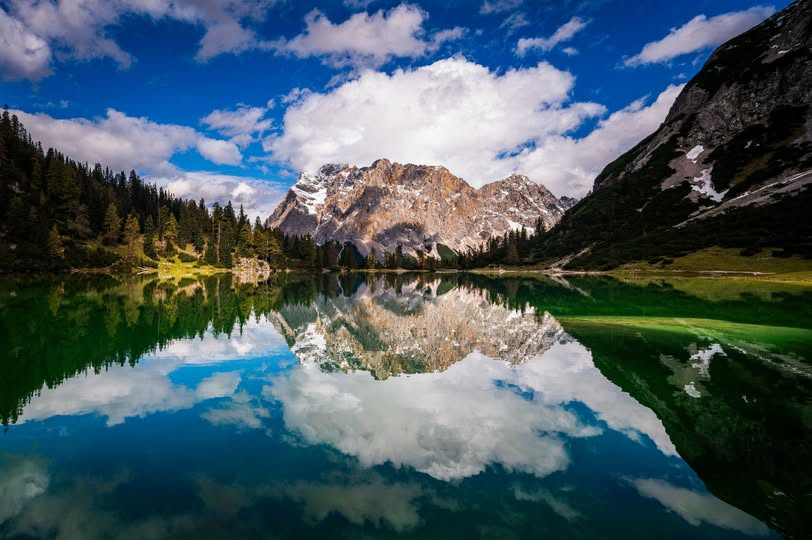 EnderEd777's tweet photo. Monday Amazes to You!
- Zugspitze mountain at Lake Seebensee, Austrian Alps (c. no1rsphotos)
#photography #photo #foto #zugspitze #seebensee #alps #gooddayphotos https://t.co/vmQ5chxET9
