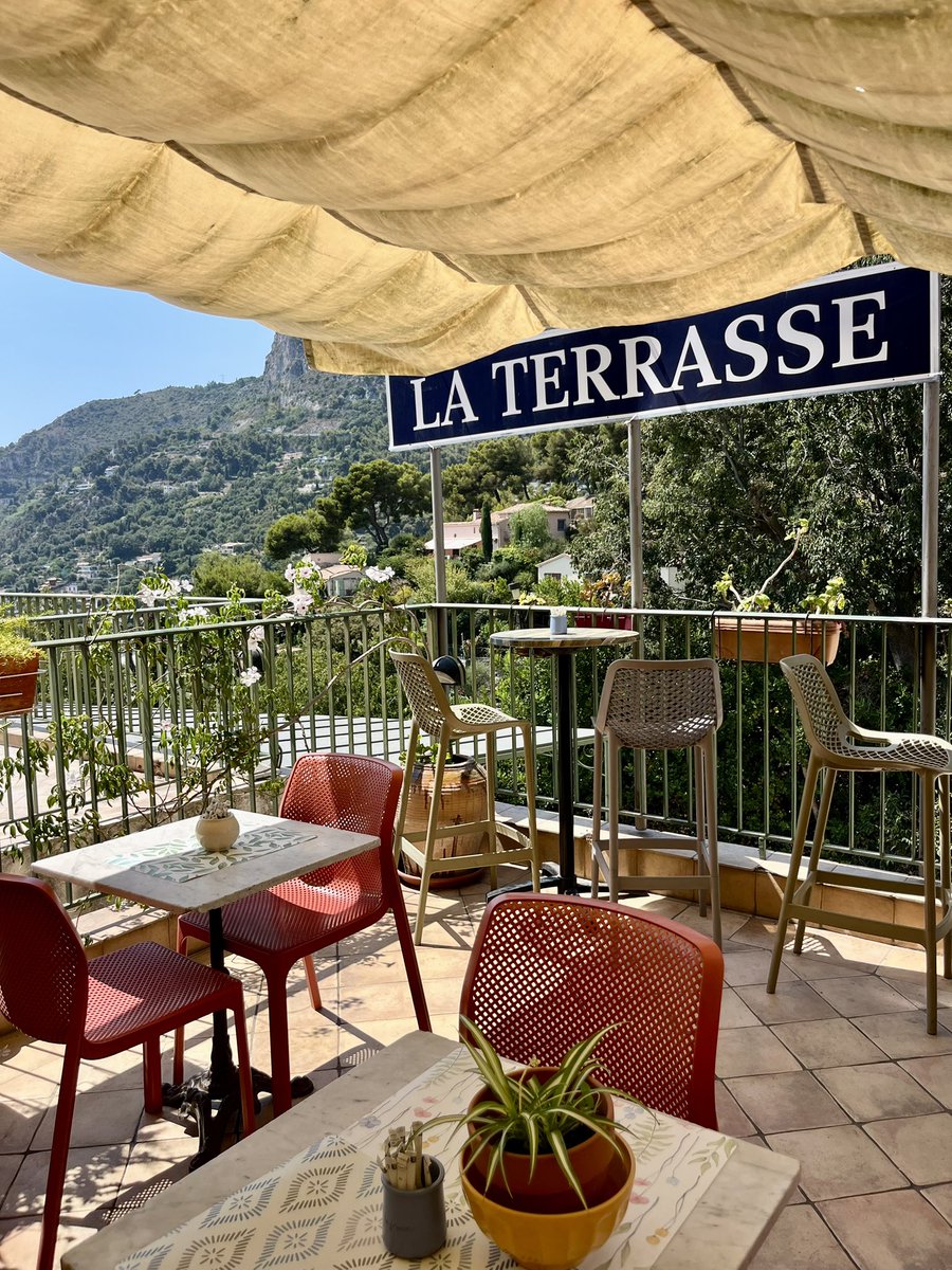 VisitCotedazur's tweet photo. On parle beaucoup de la Côte d’Azur… mais pas assez de Roquebrune-Cap-Martin. 👀

Un village perché, des ruelles pleines de charme et la Méditerranée en toile de fond. 🇫🇷🌊
✨
📷​ @po_petit 
#RoquebruneCapMartin #CotedAzurFrance https://t.co/q8CRQItCOE