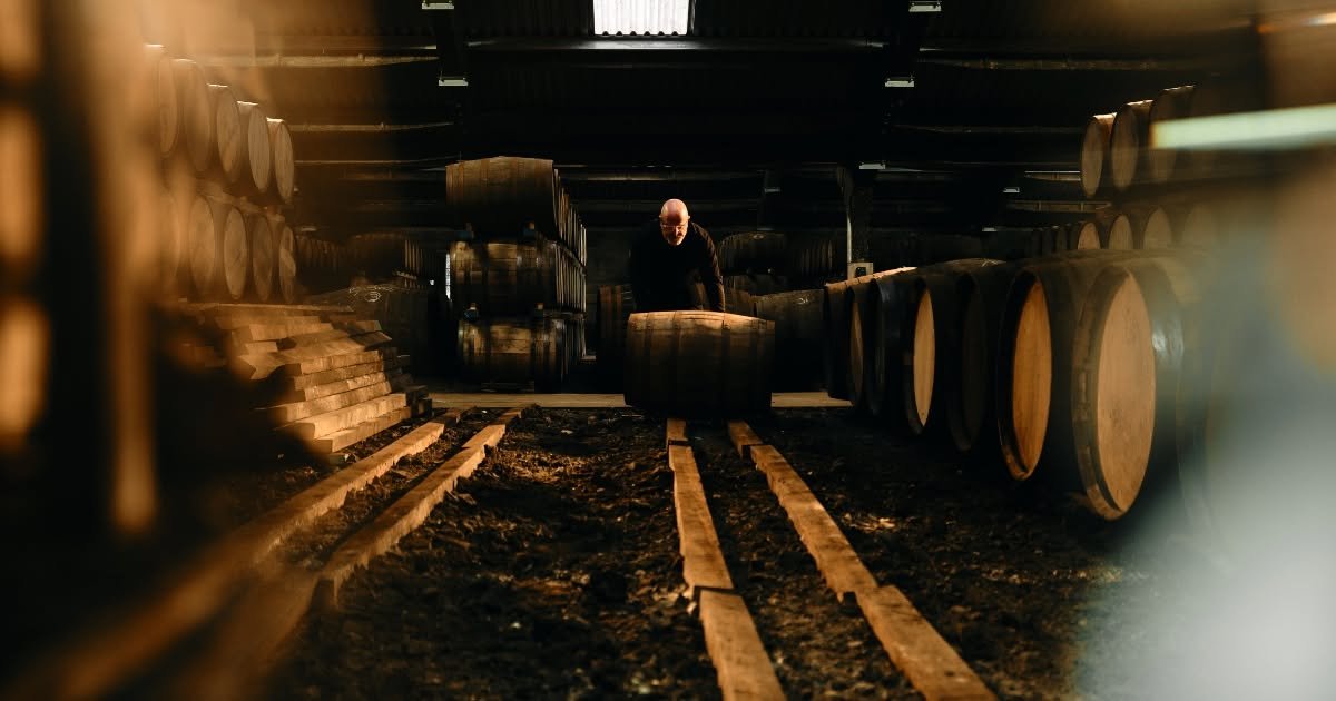 watches_whisky's tweet photo. The Dalmore Distillery announced a new limited release for distillery visitors. Distillery Select 2026 single malt #whisky is a selected cask from dunnage warehouses.
#Dalmore
https://t.co/gDmM4dzb6S https://t.co/hZ5fZV5ZB3