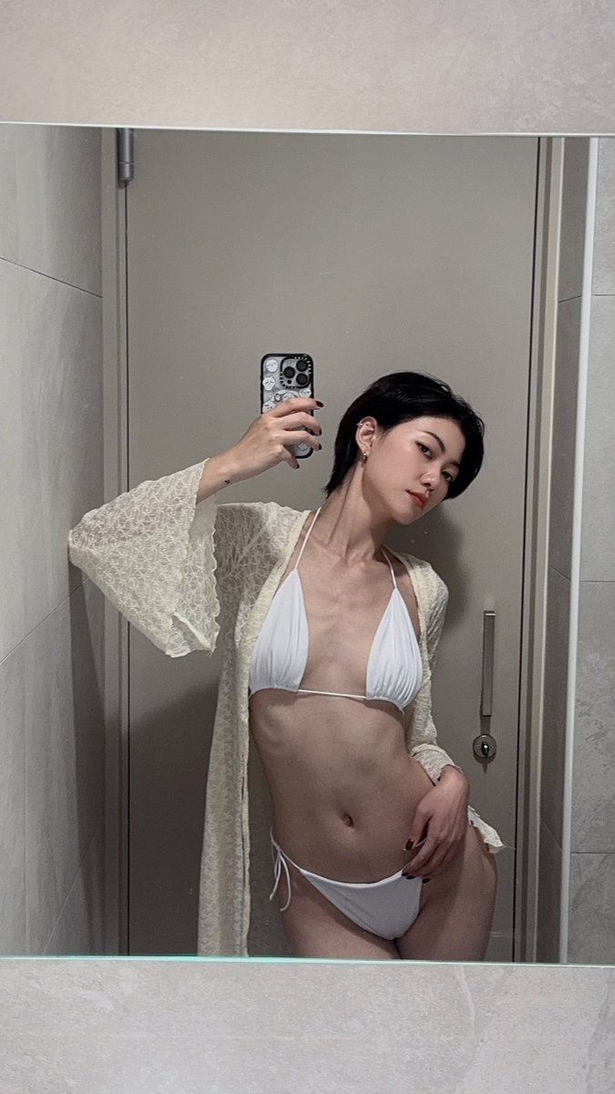 itsOliviaShu's tweet photo. guess who’s summer ready https://t.co/5xIPEyVmJS