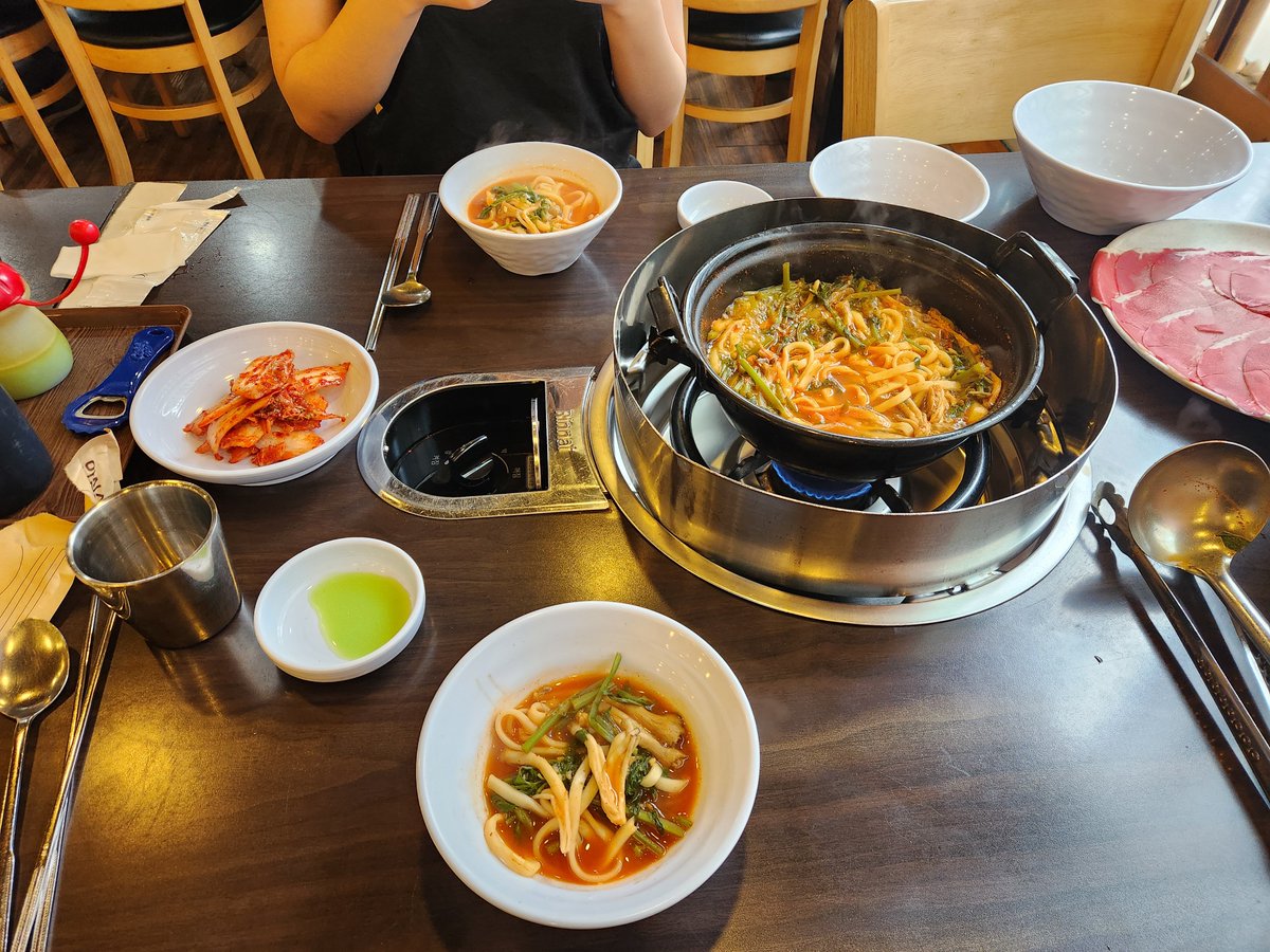 wowbot170's tweet photo. 여자친구 보러 간 인생 첫 인천
등촌이 너무 맛있었던🤤 https://t.co/a9wJNhbjRU