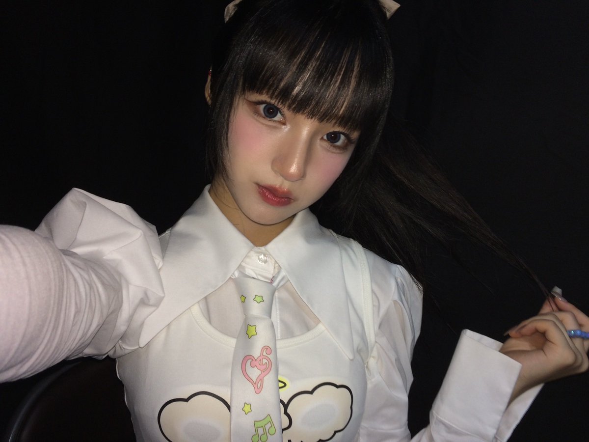 UNIS_offcl's tweet photo. 川口のリリースイベントも無事に終了〜！✨
月曜日からエバーアフターのみんなに会えて、とっても幸せでした！🥹🫶
忙しい中、会いに来てくれたエバーアフターのみんな、本当にありがとう🩷

#UNIS #유니스
#YUNHA #방윤하 https://t.co/VrjbZfJPmB