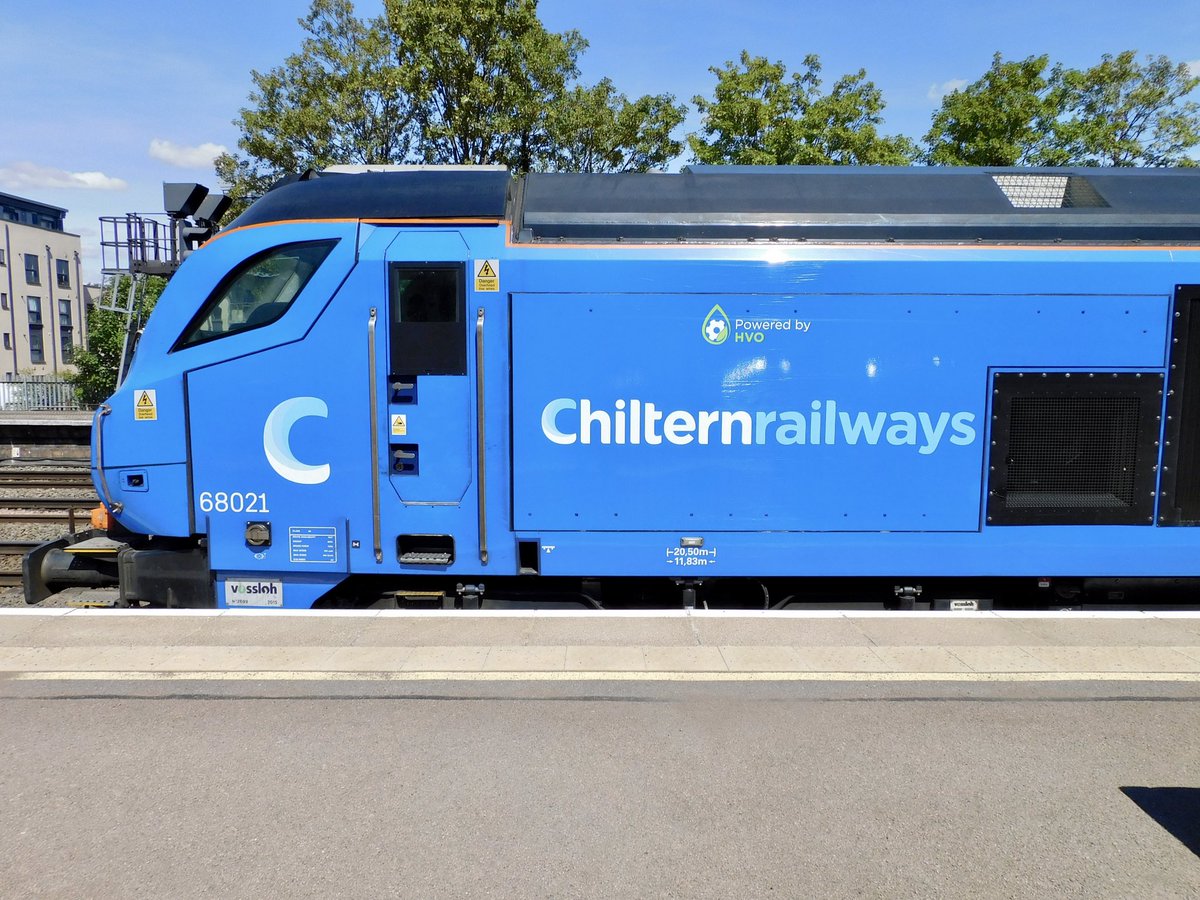 kingy69beard's tweet photo. #BlueMonday a few more pictures from Fridays #ChilternExplorer trip! 68021 seen at Leamington Spa and Banbury. #Class68 https://t.co/6XIbmIq7fP