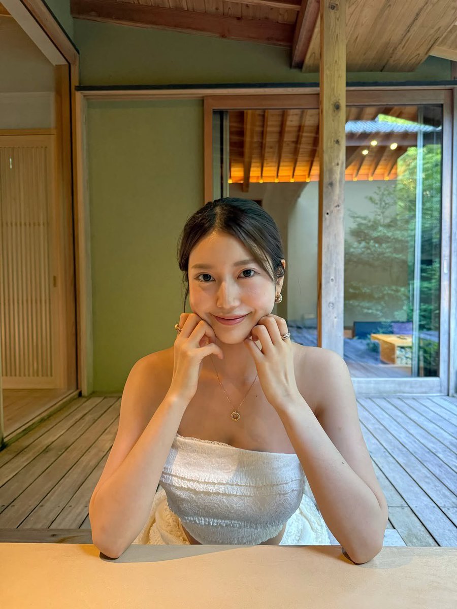 natsuki_chat_'s tweet photo. ただ、「今」という美しさを楽しんでいます。🌿✨ https://t.co/JOibHdTWNG
