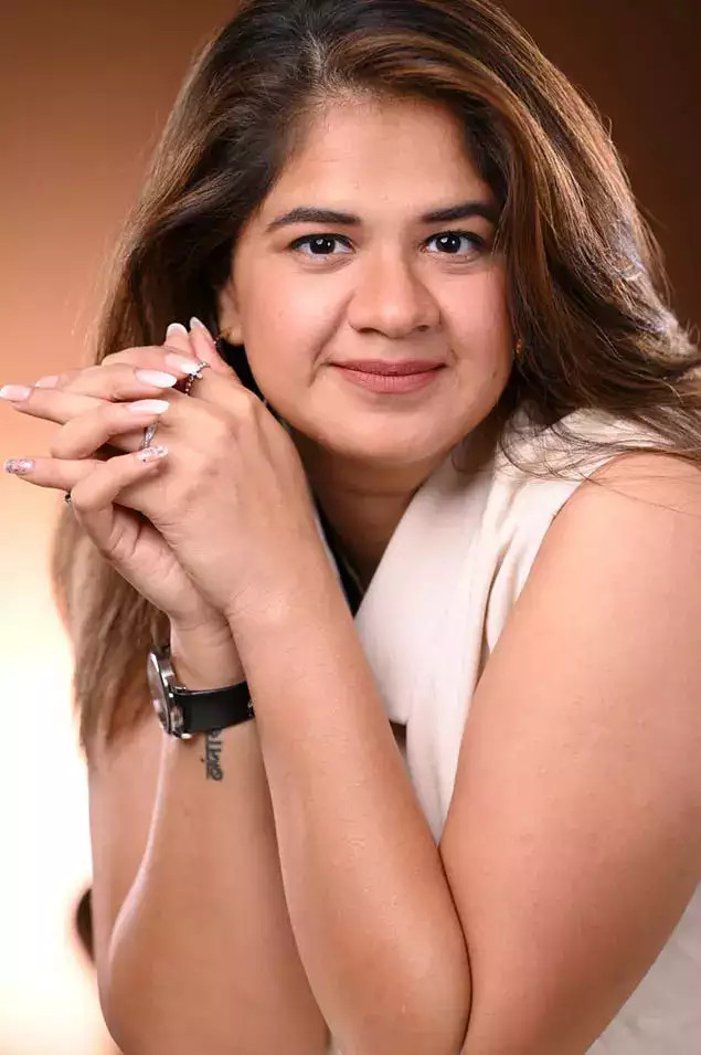 HumansofHind's tweet photo. "Every conversation is an opportunity to educate, every set is an opportunity to create change, and every performer who feels safer because I’m there makes the journey worthwhile. I wanted to help change the culture around safety, consent..." - @khanna_aastha 
#humansofhindustan https://t.co/gCPgXh1QAe
