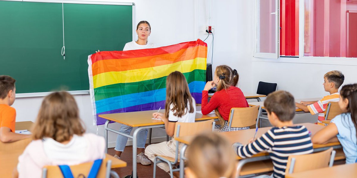 PhilConte007's tweet photo. École chinoise vs École occidentale.

Qui dominera ce siècle, selon vous ? https://t.co/oVXAG2zXBt