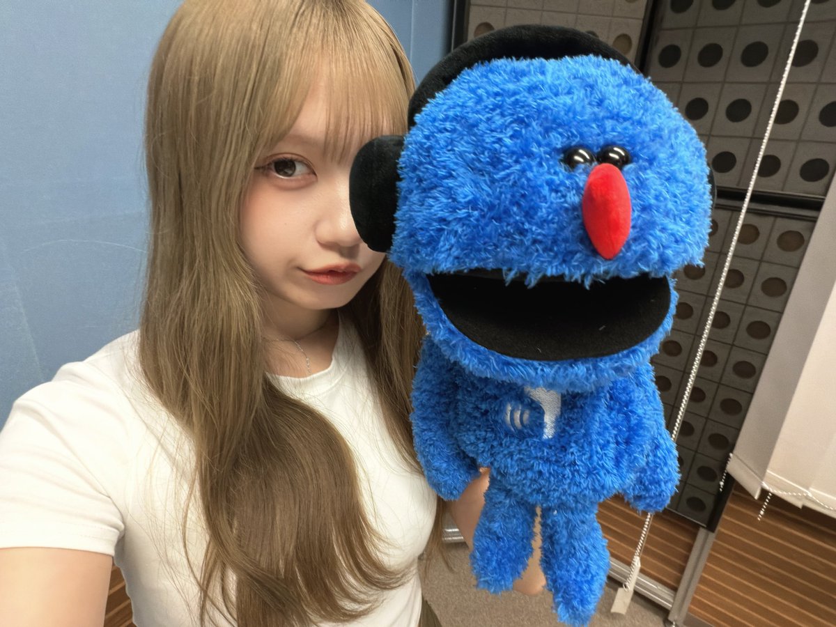 knyam0's tweet photo. #時代の先端をゆくギフト 
21時から〜聴いてくれ〜🥰👊 https://t.co/ujeY4E2n6D