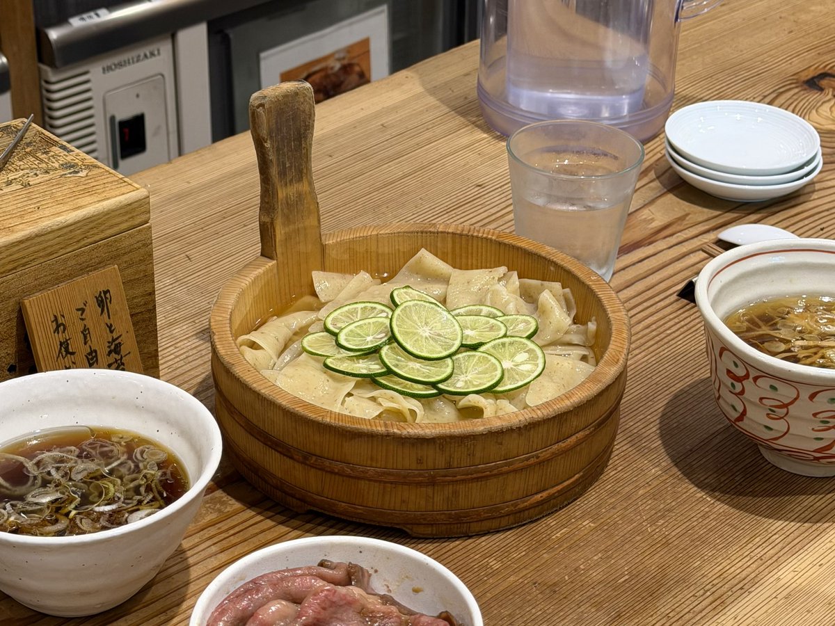 sss_ota_'s tweet photo. 東京駅で話題のラーメン屋さん”かね田”
夏限定のすだち昆布つけ麺は爽やかな風味で、暑い日でもさっぱり食べれて絶品！
卵と海苔も食べ放題で嬉しいポイント◎ https://t.co/qeIfLsLZ74