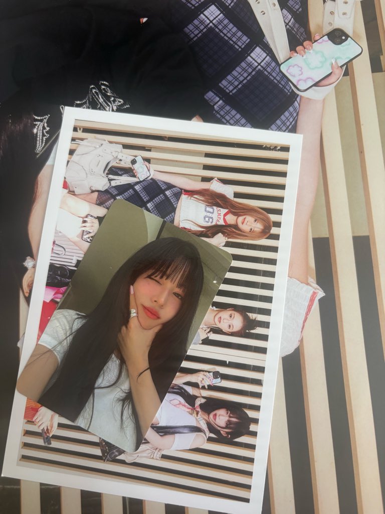 js5ci's tweet photo. 프로미스나인 프미나 싸인앨범 양도합니다 프로미스나인 양도  fromis9 송하영 박지원 이채영 이나경 백지헌 

지인통해서 싸인받은거입니다! 친필싸인이에요
구성품은 사진에 있는거만 있습니다 비싸게 팔 생각없어요
디엠/카톡 편하게 주세요 모든인증O

https://t.co/gLZCSgWmUT https://t.co/MGxTxSa01n