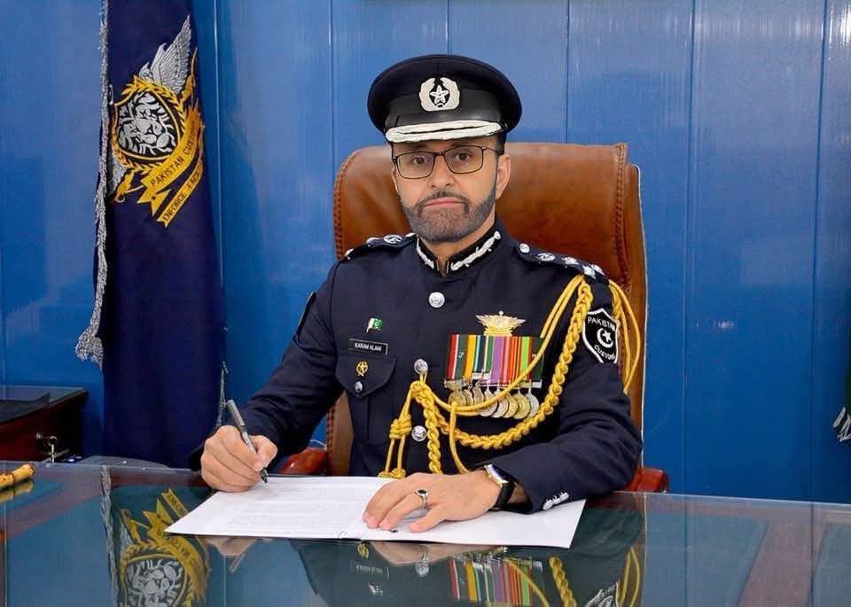 AimalWali's tweet photo. Dr. Karam Elahi, a senior Customs officer from Pakhtunkhwa, has been arrested by the FIA on what appear to be frivolous charges. He is widely known for his uprightness and integrity. I demand that the federal government release him immediately and ensure he is afforded a fair trial.