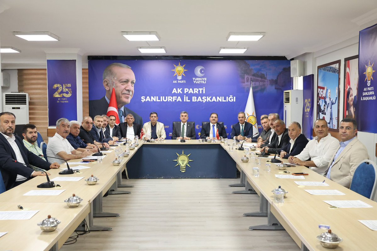 mcanpolatnet's tweet photo. AK Parti İl Başkanımız Sn. İlhami Günbegi başkanlığında; belediye başkanlarımız ve meclis üyelerimizin katılımıyla Ağustos ayı Büyükşehir Belediye Meclisi Grup Toplantımızı gerçekleştirdik.

@milhamigunbegi https://t.co/L9TjffFXSj