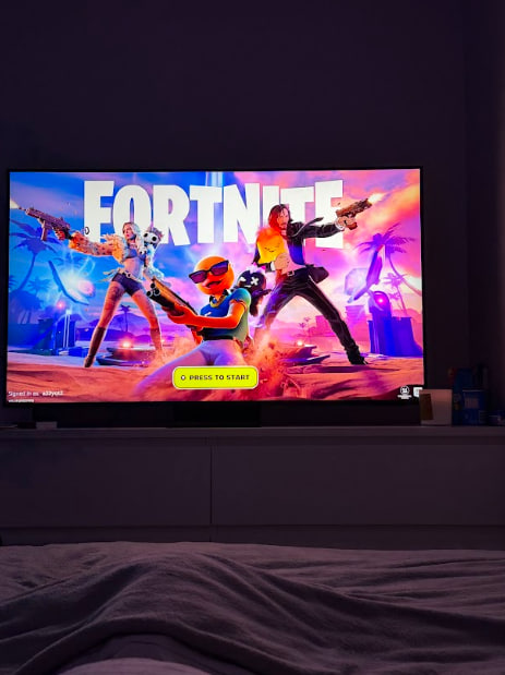 ericapowellxoxo's tweet photo. I’m so obsessed with Fortnite like literally cast me as the bus driver pls https://t.co/qZSELIDYhC