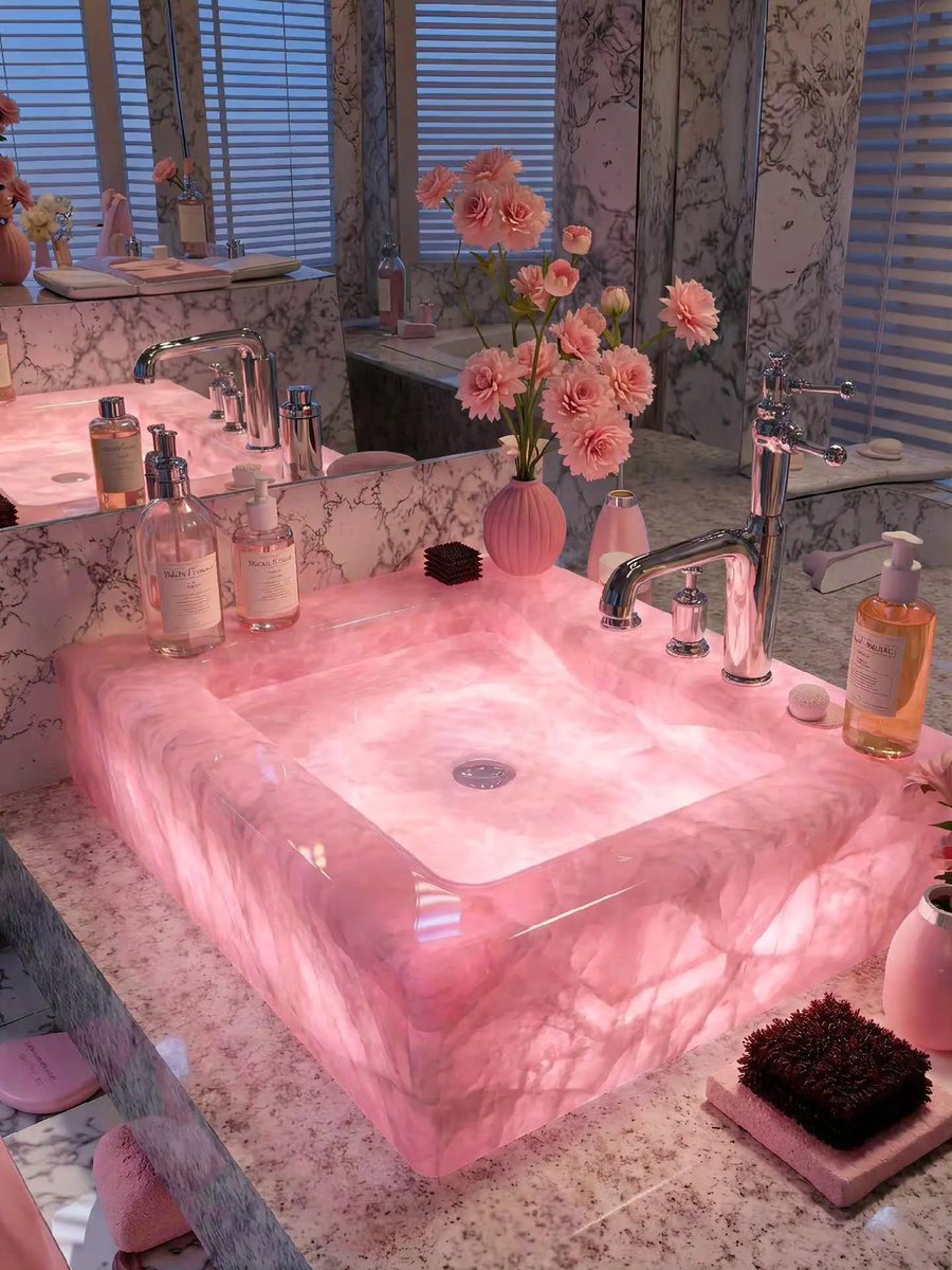 mira_beant's tweet photo. a whole world painted in shades of pink 🌸💗 https://t.co/FYUIeLRpdf