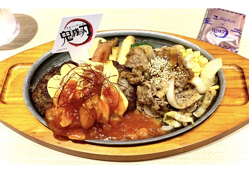 nmekmknr's tweet photo. じょいふる行って来ました〜！コラボメニュー美味しかったしお兄さん達のキーホルダー貰えました嬉しい！ https://t.co/Xhtwqf2eZh