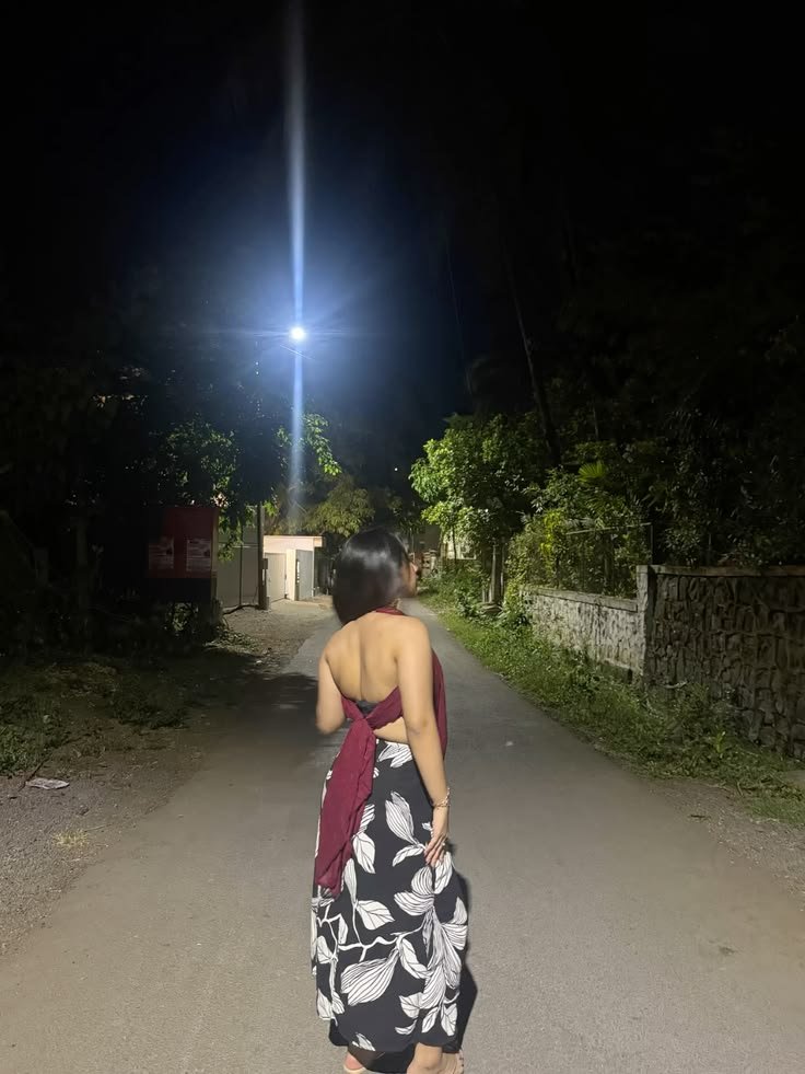 arpitaacoreee's tweet photo. 🌙
#backless #nsfwtwtًً #fyp #asthetic https://t.co/hQBjzNQ2DF