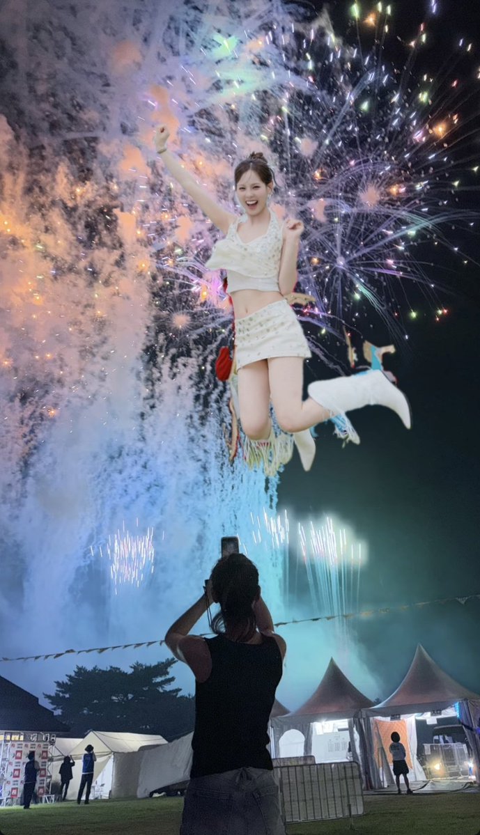 maya_yan_mayuka's tweet photo. 私達の特大美しい打ち上げ花火🎆
#マコ #MAKO #MAKO_bubble https://t.co/U5pozAySgU