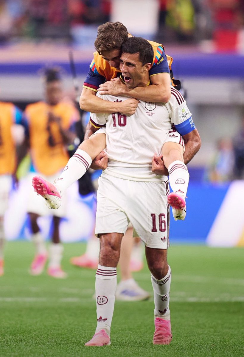 neygurll69083's tweet photo. 🚨DID YOU KNOW: Gavi’s first goal for Spain was assisted by Rodri.

Gavi was 17yrs old . Now they’re about to play together at Barcelona😭❤️ https://t.co/kRAEn3MMG6