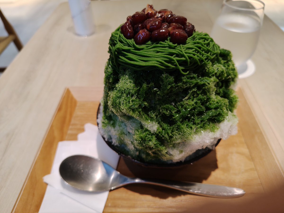 naochyan381's tweet photo. 去年タイミングを逃して食べれなかった中島大祥堂さんの丹波大納言小豆と宇治抹茶モンブランかき氷💚
中の丹波大納言小豆餡やバニラアイスが濃厚な抹茶にいいアクセントになってめちゃ美味しかったです🥰
#中島大祥堂 #抹茶モンブランかき氷 https://t.co/dsetO10I55