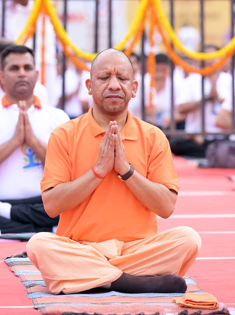 AmitMis18330870's tweet photo. @mpriteshpandey और सामान्य वर्ग क्या करेगा?
कभी सामान्य वर्ग आयोग की मांग की आज तक या बस बुनकर की बिजली और सड़क तक ही घूम फिरकर रह गए! https://t.co/KuGuQvzqb5