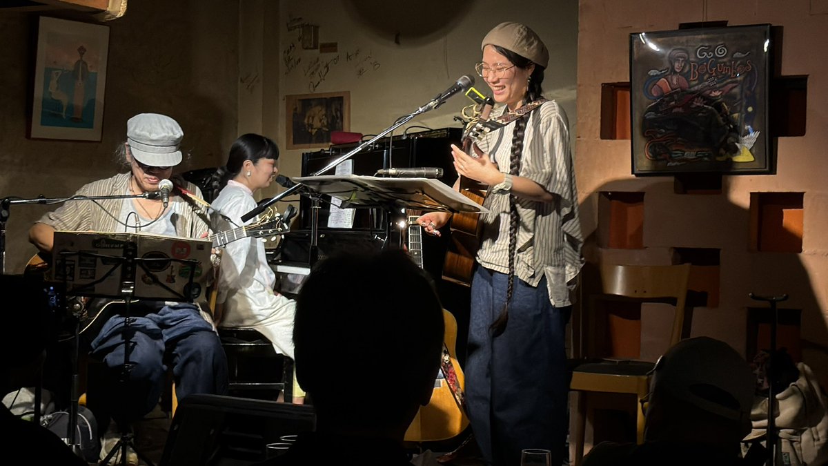 sakaikyou0806's tweet photo. 8/1(土)@下北沢ラ・カーニャ
チチンプイプイ&amp;青谷明日香
お越しくださった皆様ありがとうございました！
店主コーディネートの今回の組み合わせ、大変ご好評いただきありがたく嬉しい限り！
明日香さん本当に素晴らしくて
私は「異端児の城」でぼろぼろに泣いてしまいました😭✨
また一緒にやりたい😆 https://t.co/EJdWifgMuO