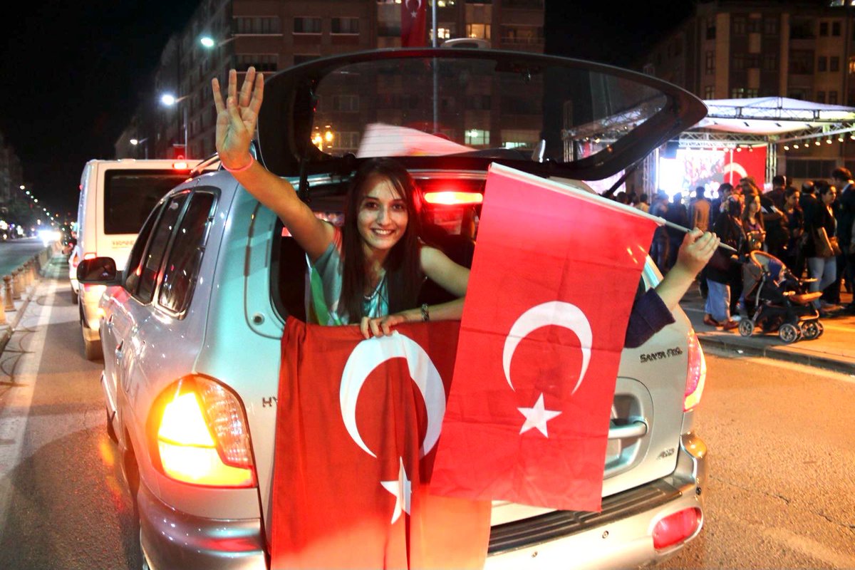 AKKADINGM's tweet photo. O günden bugüne değişmeyen bir inanç, hiç eksilmeyen bir heyecan ve büyüyen bir sevdayla… 🇹🇷

İlk günkü aşkla, aynı kararlılıkla…

🗓️ 10 Ağustos 2014

#MilletinAdamı https://t.co/WphH5rpXLm
