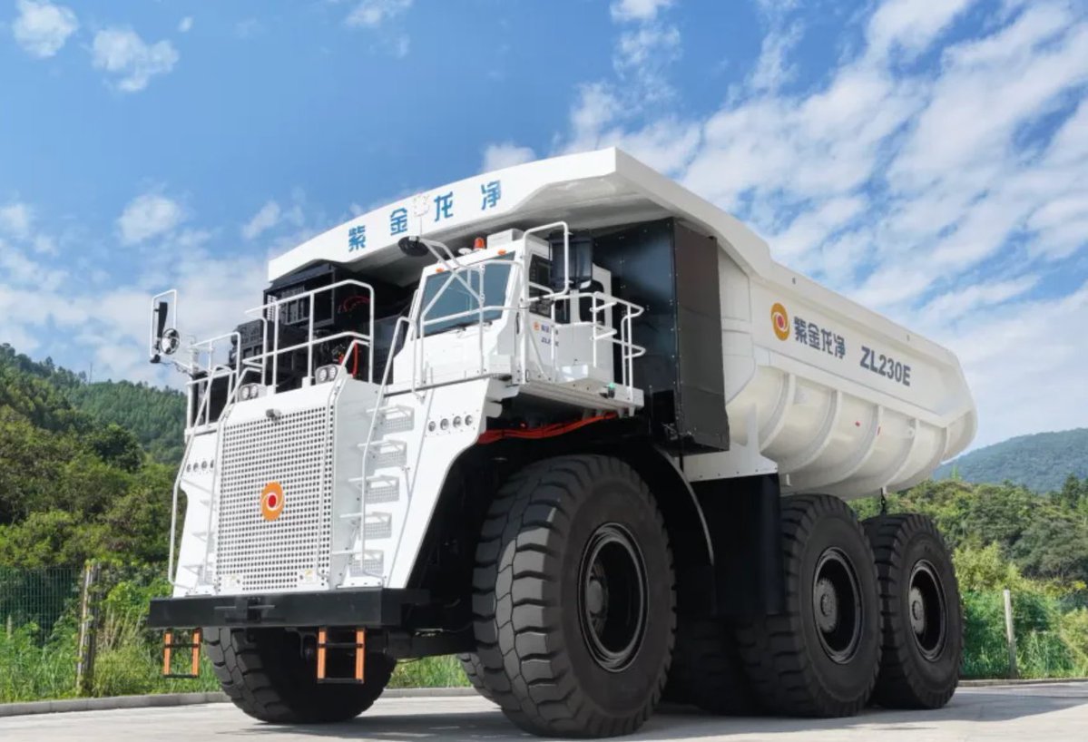 im_mining's tweet photo. #ZijinMining owned Zijin #Longking has rolled out its  ZL230E #batteryelectric #miningtruck - with a 230 t payload it is the largest all battery truck in China. Its subsidiary Longking Lianhui has also signed a partnership with OEM agnostic #autonomoushaulage tech leader @EaconMining https://t.co/vkXpltzEmC