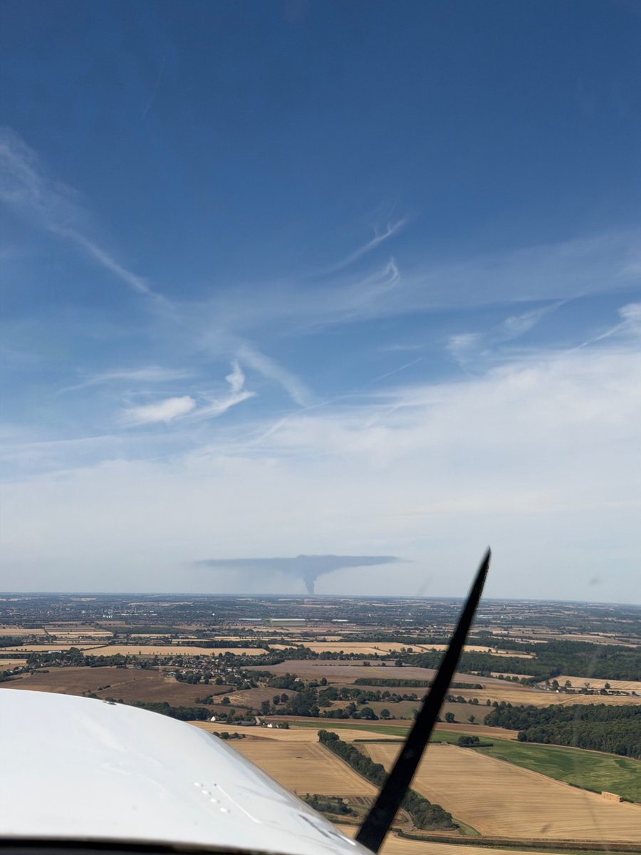_SCKP_'s tweet photo. Fire in Corby visible from south of Bedford https://t.co/neoe4edhu9