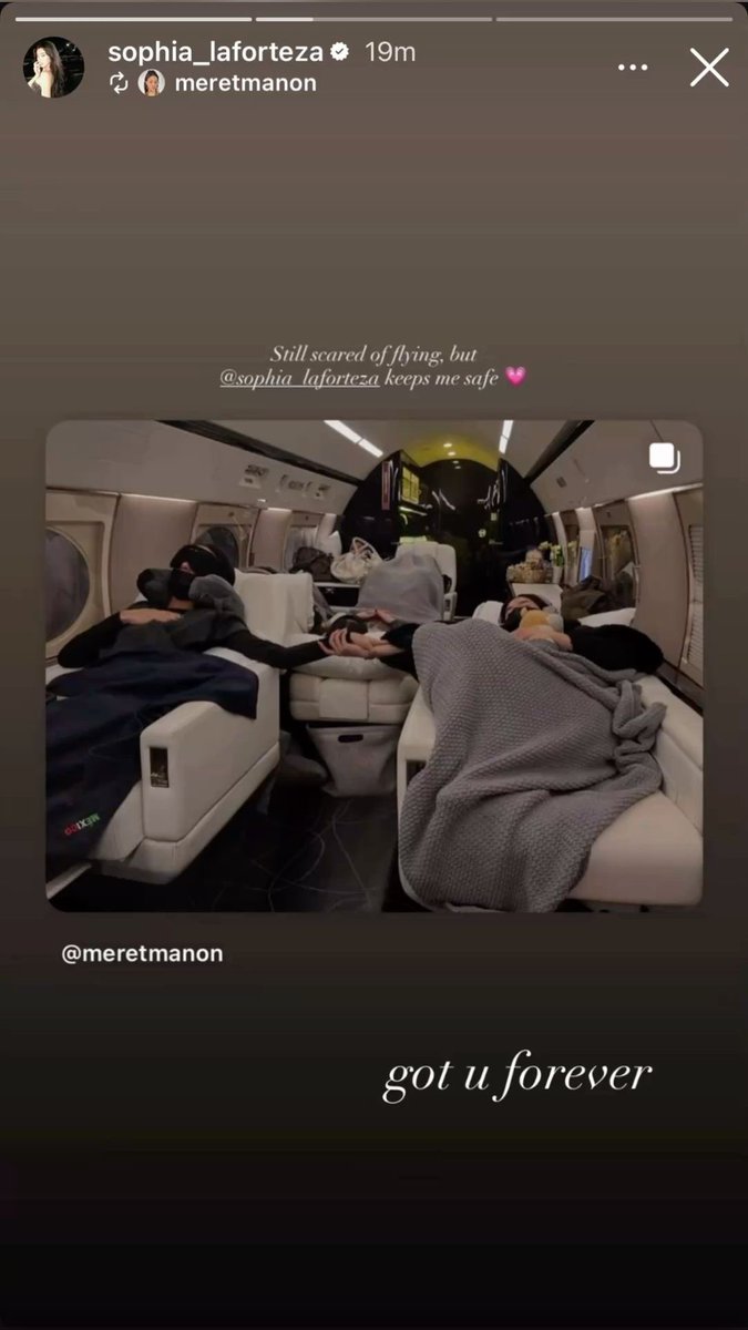marzxzayn's tweet photo. when sophia &amp; manon posted these about each other ☹️ https://t.co/gAUkXduEKS