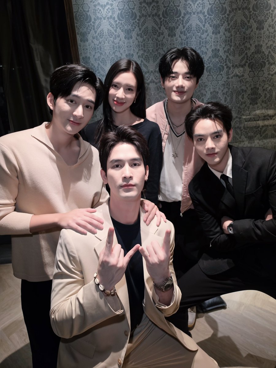 OceansHeart_OFC's tweet photo. 🎬 เลิกกองแล้วคร้าบบบ  คิวแรกของ " Ocean’s Heart ทะเลเคียงใจ " ฝากส่งกำลังใจให้น้อง ๆ และทีมงานกันด้วยนะคะ 🫶🏻✨

#OceansHeartQ1
#OceansHeart #ทะเลเคียงใจ
#JinnSky #FolkMcka
#naarmwaa https://t.co/kziC6zkYTL