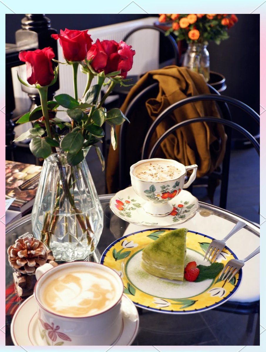 RyanStorey20's tweet photo. Just grabbed warm buttery croissants and iced lattes at the corner café—sunshine + flaky pastry = perfect morning vibe!， https://t.co/9aGPfXODey