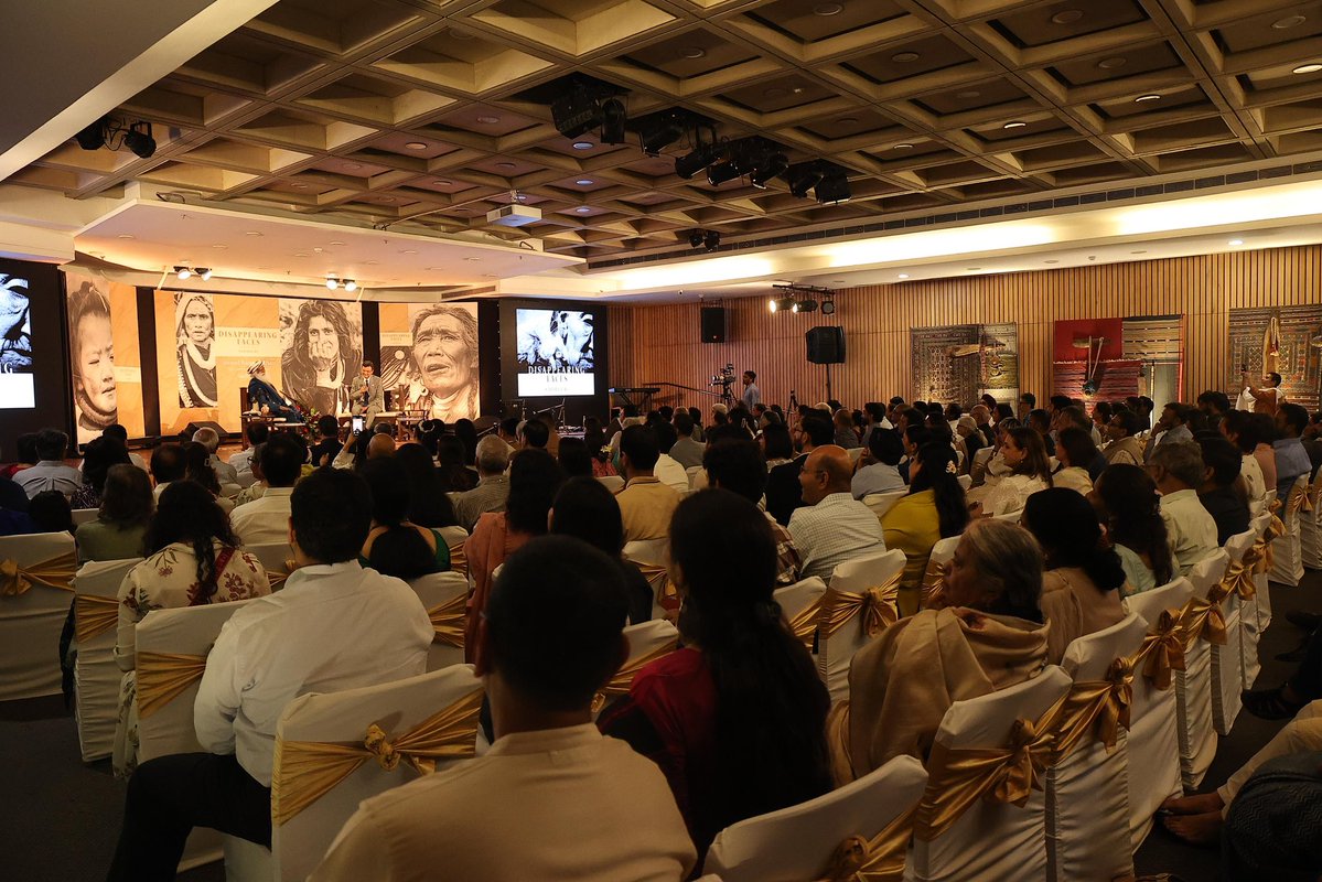 mansukhmandviya's tweet photo. Delighted to attend the launch of ‘Disappearing Faces - A Photo Essay’ at IIC, New Delhi.

The book is a remarkable visual journey by @SadhguruJV Ji, offering a deep and beautiful glimpse into a secluded world and the joyous mountain faces of the Himalayas. https://t.co/xcKvZ8ALm3