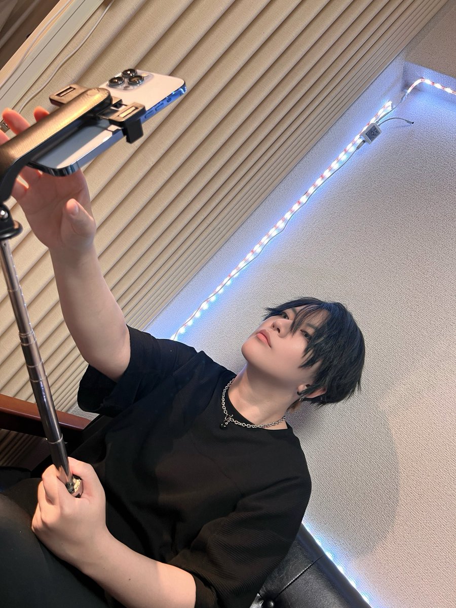 nero_takeda's tweet photo. 自分の写真あげてなさ過ぎるので
自撮り竹田ネロ https://t.co/aKzxEzmhFM