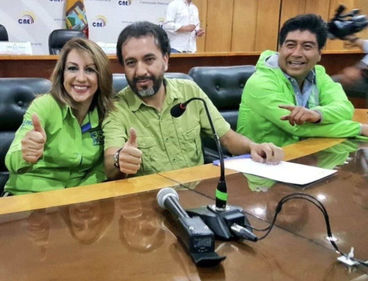 UnaTalMaka_'s tweet photo. Nada más lindo que ver a los correístas decirle sinvergüenza a Yunda, 🤣🤣🤣🤣 https://t.co/utEY76CRwR