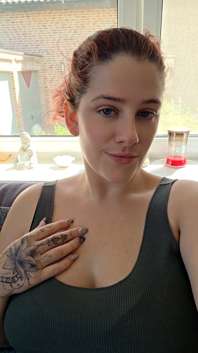 GoddessMelissa4's tweet photo. After 7 years, I got access to my account again?!?!

I am ACTIVE on my 3th account: @Goddess9Melissa 

Go follow me there if you havent already😌💃🏼 https://t.co/x4PHDpMynz