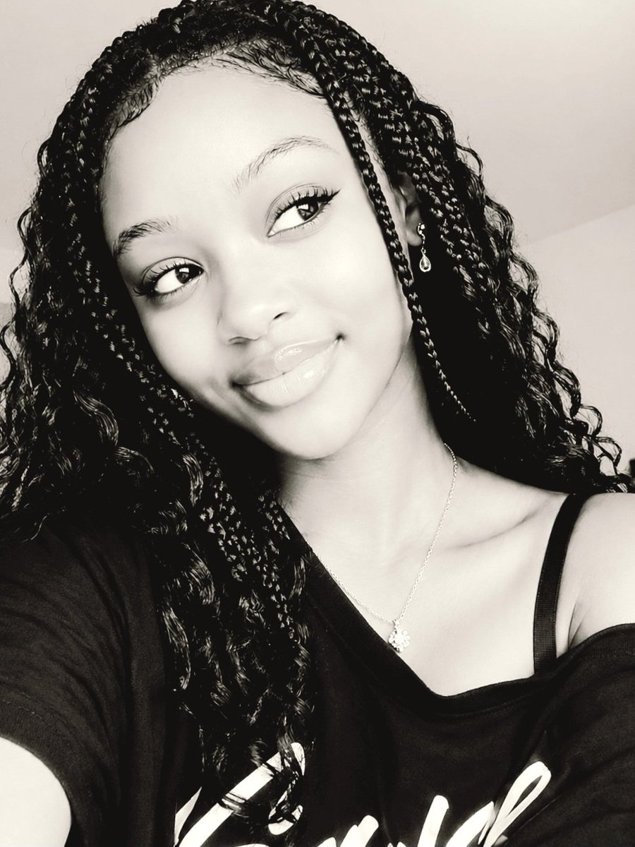 Juliaphirw's tweet photo. I am single. Do you love me 🥰 https://t.co/HuoLUeM2tm