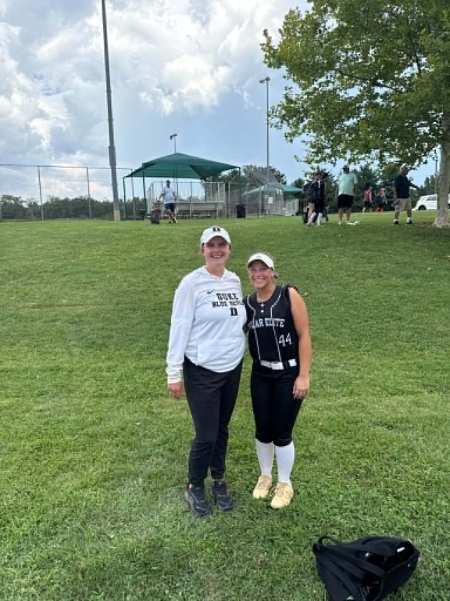 NLMsoftball44's tweet photo. I attended 2 camps last week and had the opportunity to meet two coaches from @DukeSOFTBALL !!! Coach G at Batten University College Dreams Camp and Coach Maulden from @mbicamps! 2 super awesome ladies and it was a pleasure learning from both of you! https://t.co/0tFARvc2kr