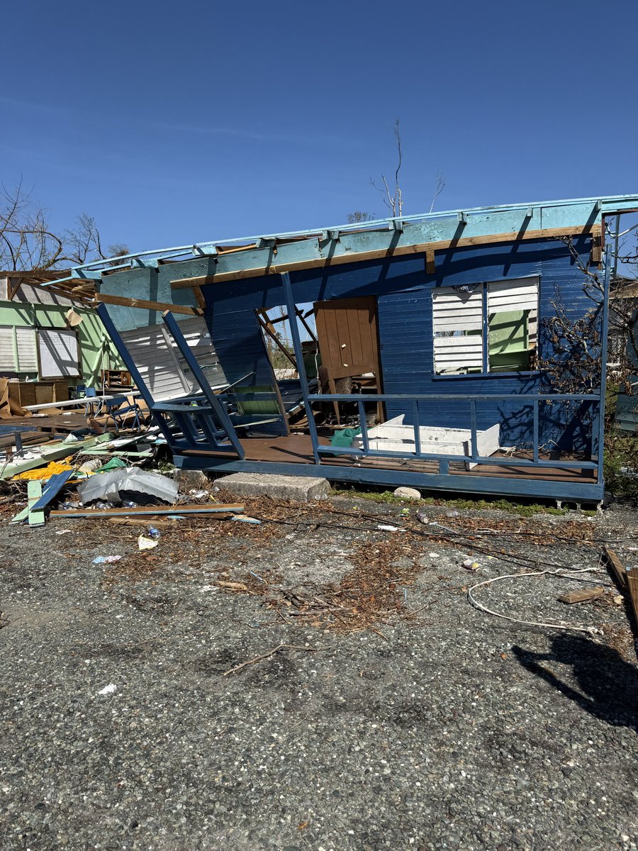 QuitePerry's tweet photo. Another #PromiseKept from #PerryPromises to my childhood school — Elite Preparatory in Westmoreland 🎓

I donated half a million dollars ($500,000) to aid in rebuilding from the lasting effects of #HurricaneMelissa — because behind every promise should be action.

Here’s to back-to-school in September! ✏️