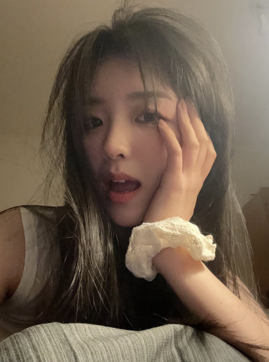 Julie1647876150's tweet photo. 新人刚玩X！

女大彻底放飞 ！！

谁要锐评我20岁的福照  直接发了

有看的吗………快点哦，我要删了 https://t.co/CshaqnPaVi