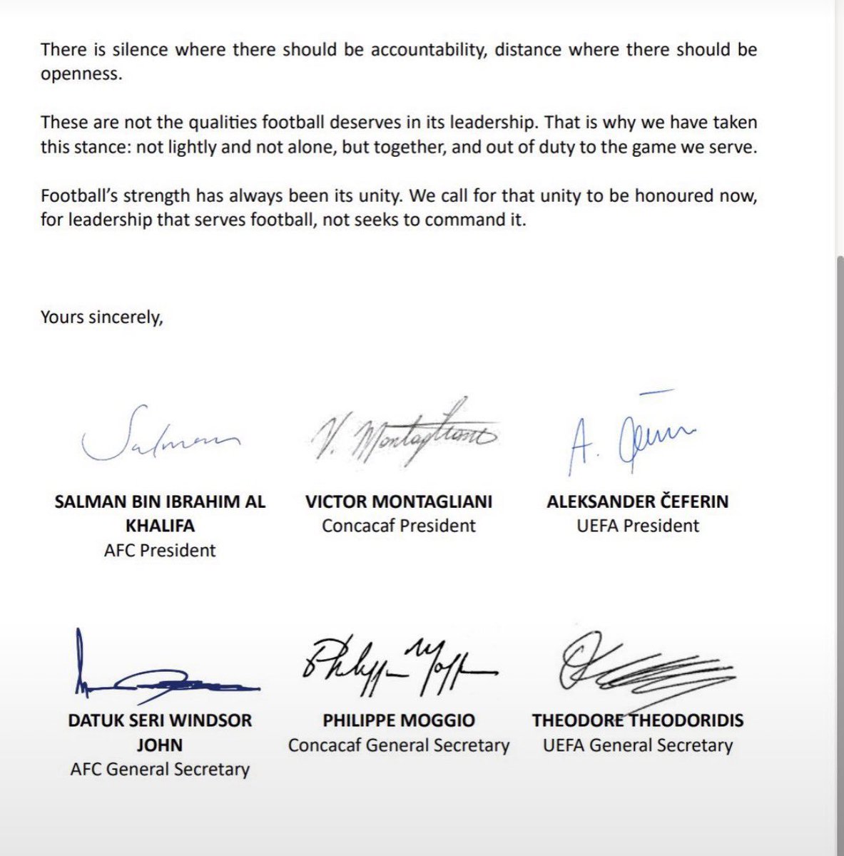 panditfootball's tweet photo. UEFA, CONCACAF, dan AFC membuat surat terbuka bersama yang secara resmi melayangkan mosi tidak percaya kepada Presiden FIFA, Gianni Infantino. Langkah tegas ini diambil akibat tuduhan manipulasi dan kebohongan terkait rencana rahasia penjualan 21% saham komersial Piala Dunia kepada pihak swasta.

Isinya menuntut Infantino untuk segera mengundurkan diri dan tidak mencalonkan diri kembali pada pemilihan bulan Maret mendatang. Selain itu, ketiga konfederasi juga mengancam akan membuat kompetisi tandingan secara independen demi melindungi hak bertanding para pemain dari krisis internal FIFA.