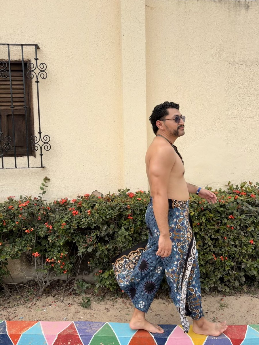 steve_taro's tweet photo. Last beach trip

#BareFeet #beach https://t.co/qSRlHSiFCV