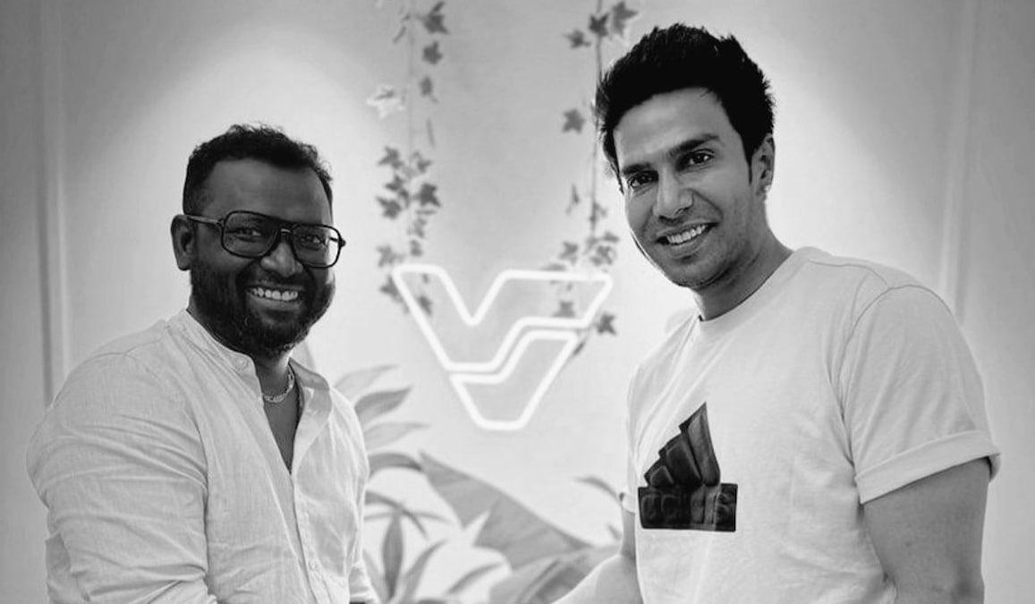 Chrissuccess's tweet photo. Exclusive❗️: Agreement Signed and Even after receiving 80% of Salary (4+ Cr) from Production, by being lethargic, ArunRaja Kamaraj didnt show any interest in kicking off the project. He Kept changing the script & it resulted in additional 4Cr budget increase too🙁

So Vishnu Vishal who wasted 10Months waiting for the film; to file a complaint against him at the Producer Council Tomorrow.👍
