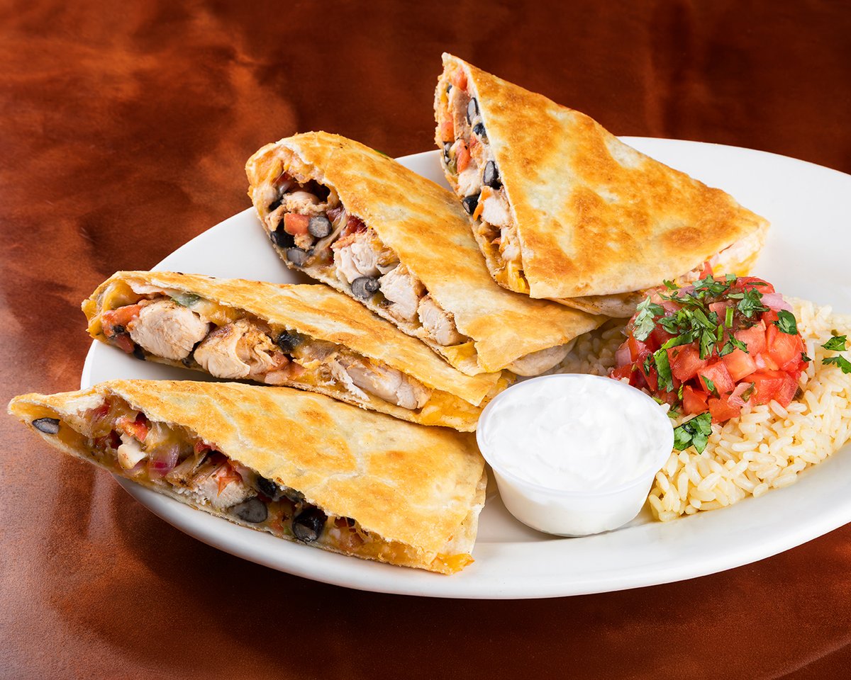 CopperTopTavern's tweet photo. You could pack lunch....Or you could try our New Southwest Chicken Quesadilla instead 🤷
.
.
.
.
#newdish #newspecials #lunchspecials #newmenu #eatlocal https://t.co/A2I6cnFr9z