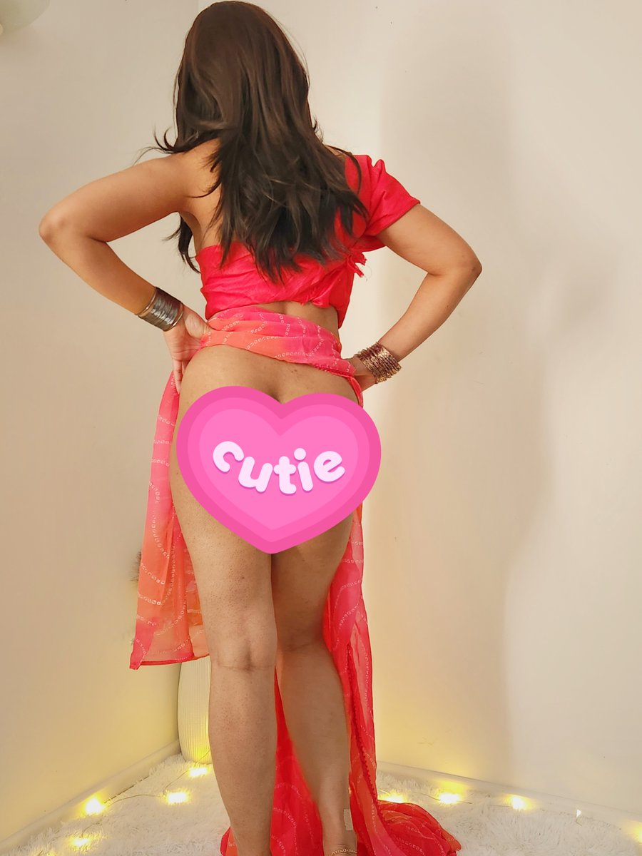 engineerladyx's tweet photo. hips dont lie.

saree • rear • red • hips • bangles • engineer • desi • nri • andhra • indian onlyfans https://t.co/5qpeTOvT0u